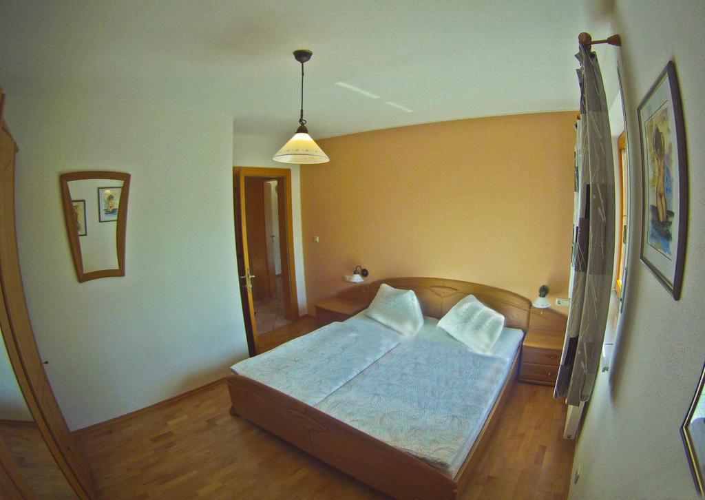 Landhaus Scherling Apartment Keutschach am See Room photo